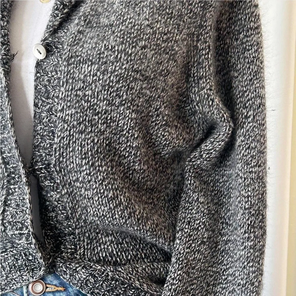 VTG NEIMAN MARCUS 100% Cashmere Shawl Collar Cardigan Dark Gray Marled Knit M. - Picture 6 of 8